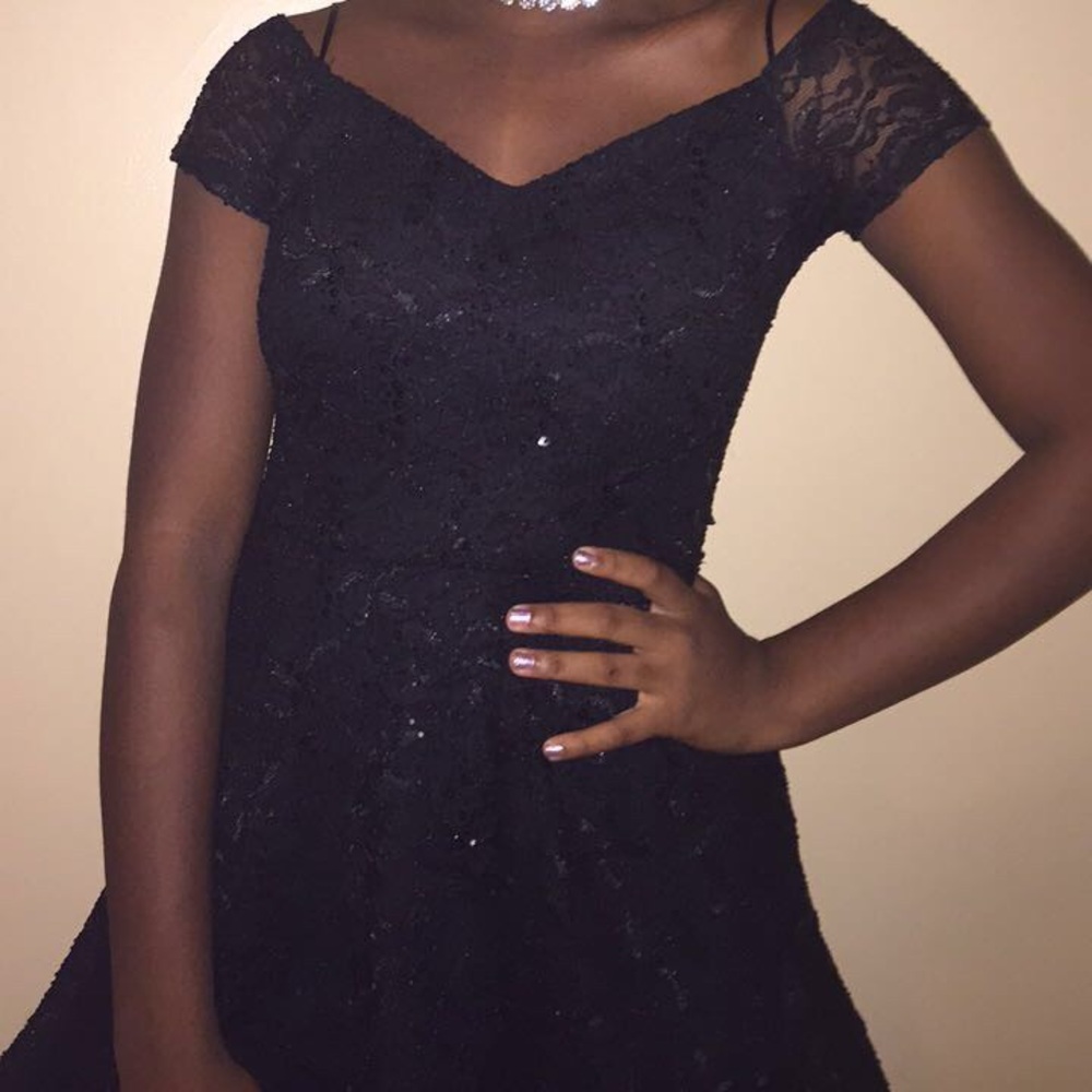 Off the shoulder sparkly dress - Picture 3 of 4